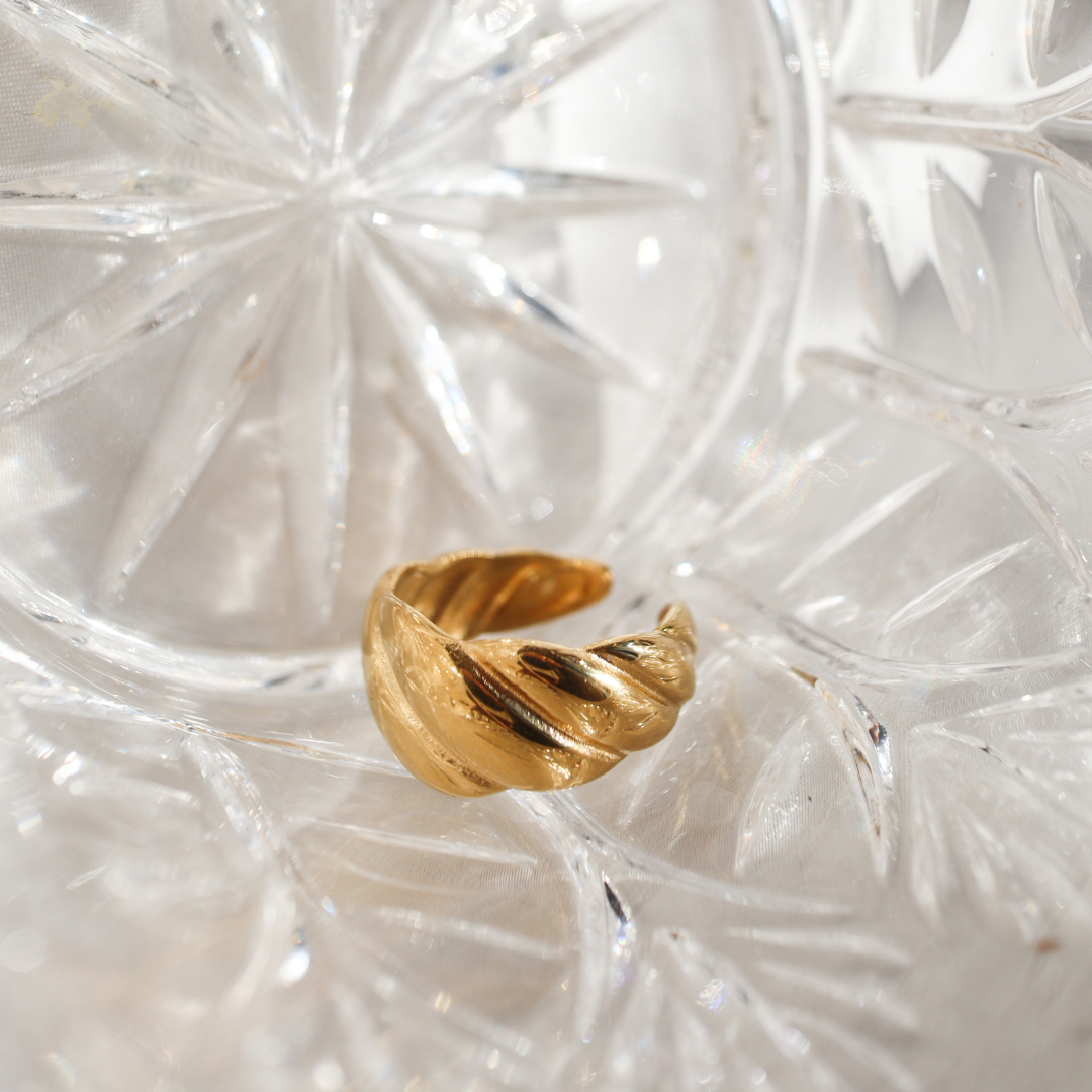 Croissant Adjustable Dome Ring