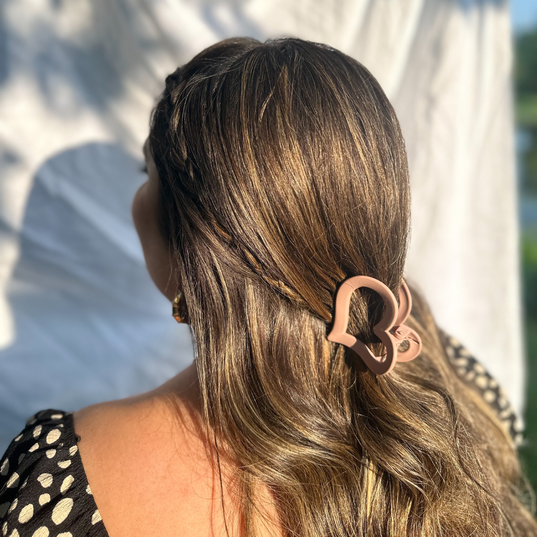 Alma Claw Hair Clip