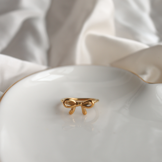 Bow & Tell Ring