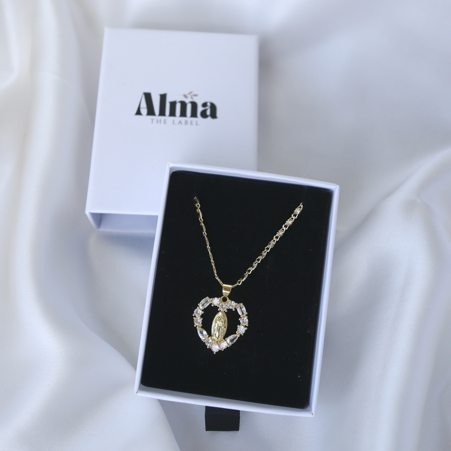 Corazón Virgencita Pendant Necklace
