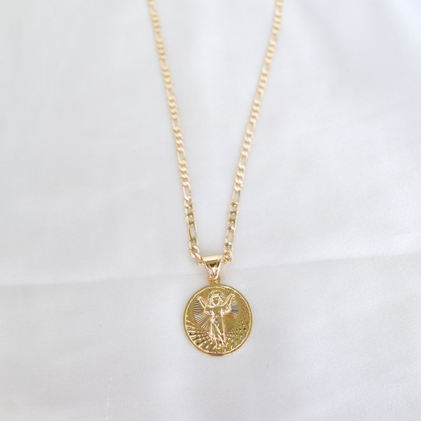 The Classic Pendant Necklace