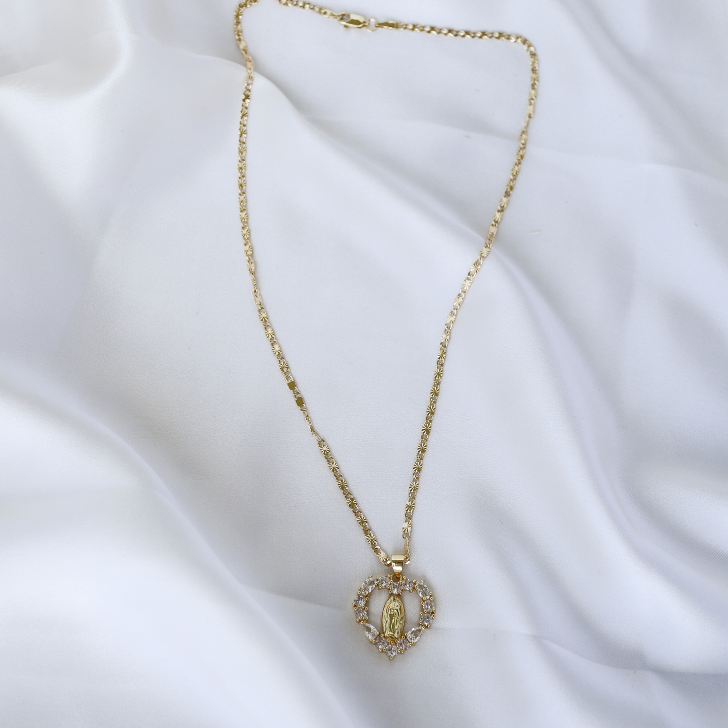 Corazón Virgencita Pendant Necklace
