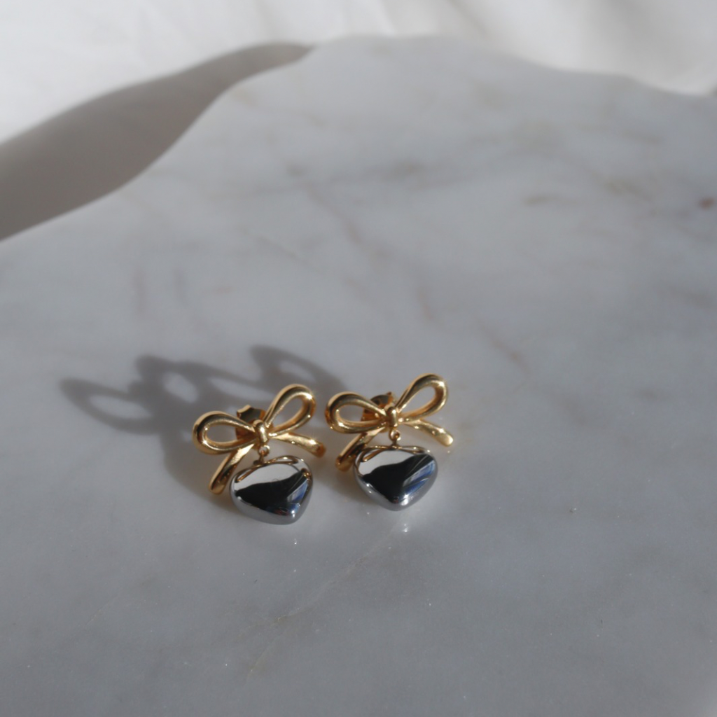 Alma Heart Bow earrings
